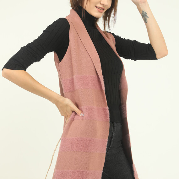 http://erentriko.com/public/products/cizgileri-sakal-detayli-yelek